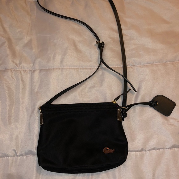 Dooney & Bourke Handbags - Dooney & Bourke crossbody-like new